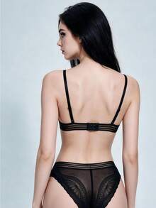 Lounge Court 1 Set Pakaian Dalam Wanita Model Segitiga Berenda Prancis, Tanpa Kawat, Nyaman, Sederhana dan Bergaya, Bantalan Payudara yang Dapat Dilepas, Bra yang Serasi - Hitam - View 2