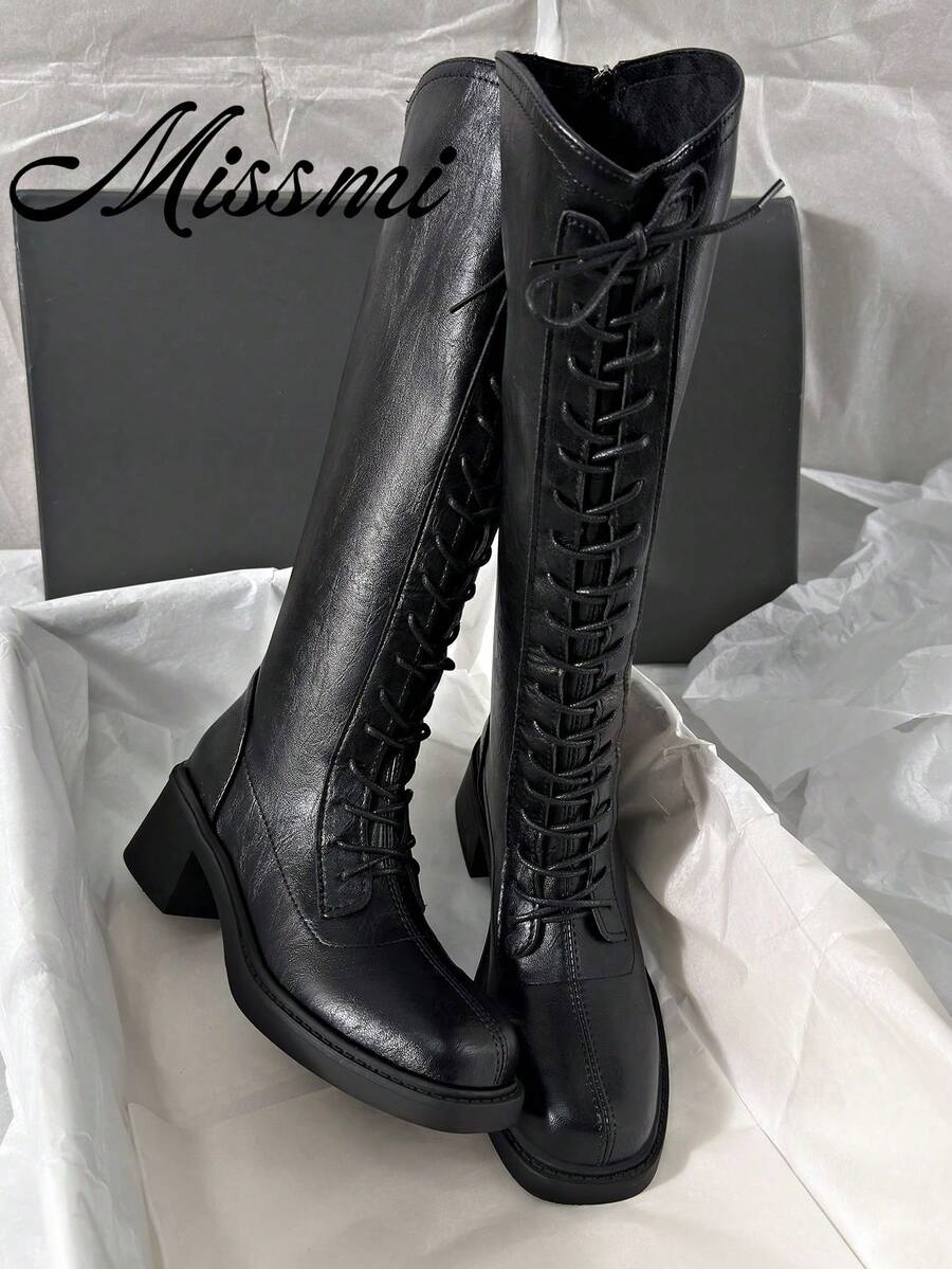 Sepatu bot tinggi selutut bertali baru, ujung persegi, hak tebal, ritsleting samping ramping, motif tambal sulam, sepatu bot pas di kaki. - Hitam - View 1