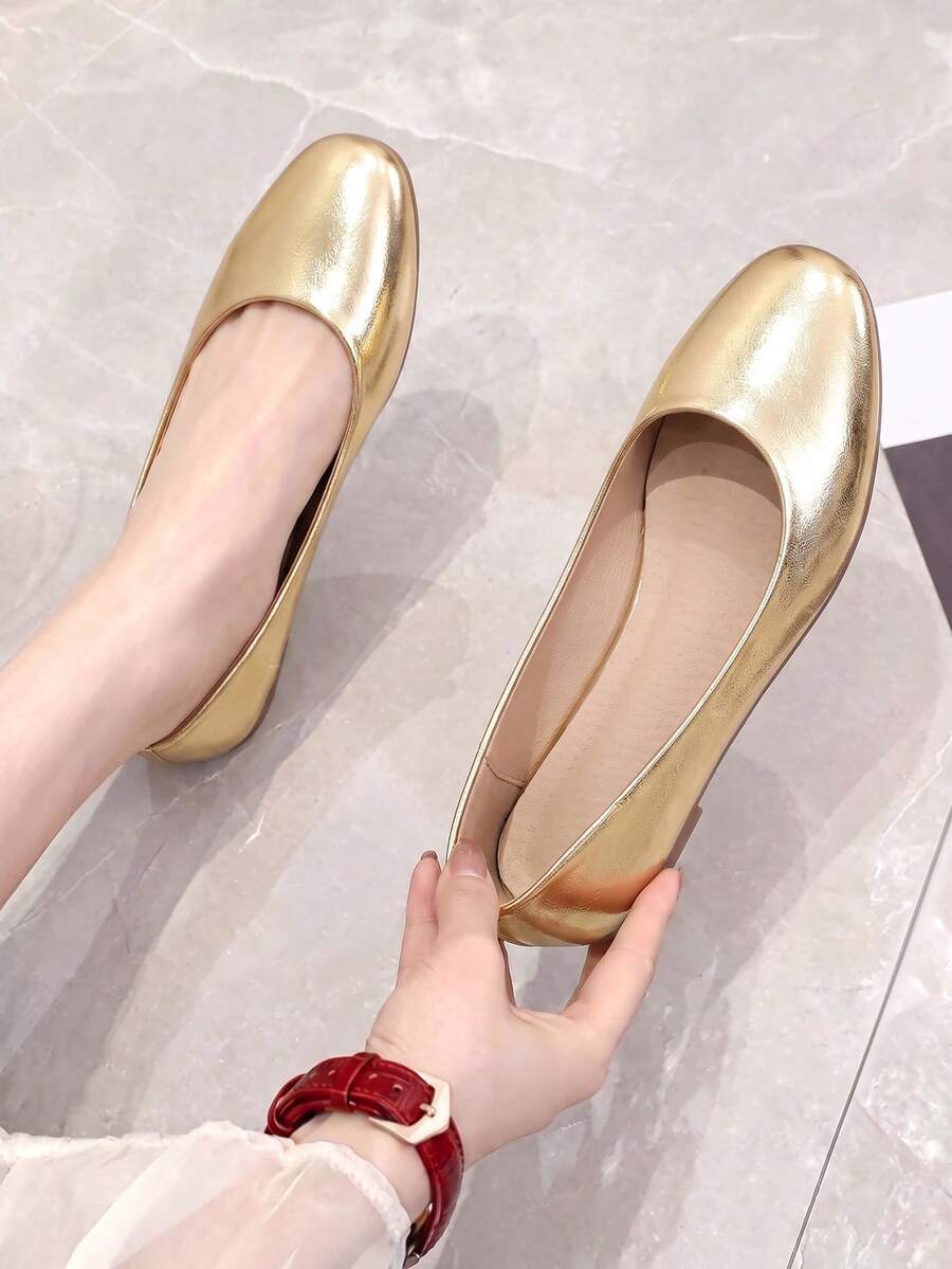 Giày búp bê nữ đế bệt mẫu mới 2026, họa tiết ép kim vàng thời trang, thoải mái, mũi tròn, xỏ chân, cổ thấp, đế mềm, đa năng dùng cho mọi mùa - Vàng - Xem 1
