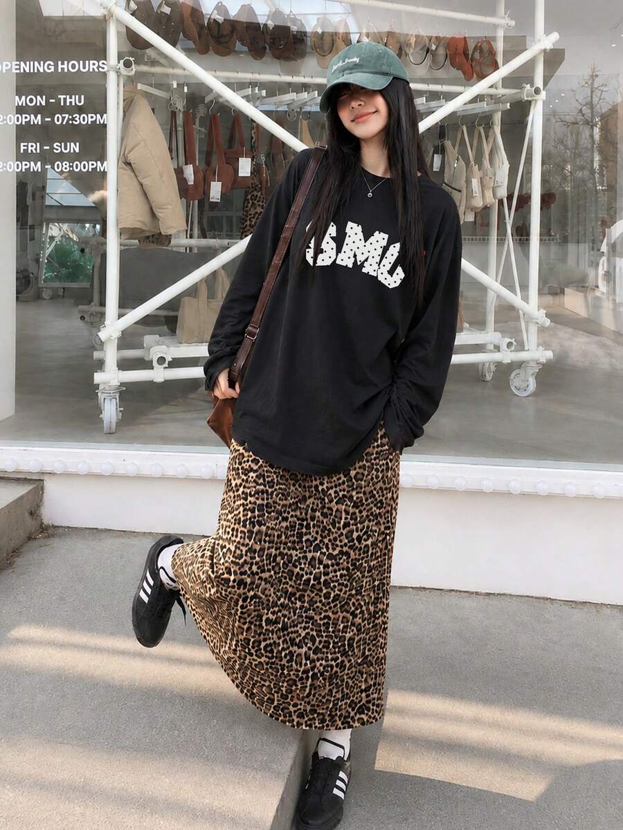 Kaos Lengan Panjang Wanita Model Longgar Serbaguna dengan Motif Huruf, Warna Hitam, Gaya Kasual untuk Musim Semi/Gugur - Hitam - View 1