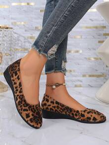 Women's Lightweight Suede Vintage Leopard Print Round Toe Low Vamp Slip-On Wedge Heel Pumps - Brown - View 4