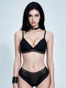 Lounge Court 1 Set Pakaian Dalam Wanita Model Segitiga Berenda Prancis, Tanpa Kawat, Nyaman, Sederhana dan Bergaya, Bantalan Payudara yang Dapat Dilepas, Bra yang Serasi - Hitam - View 1
