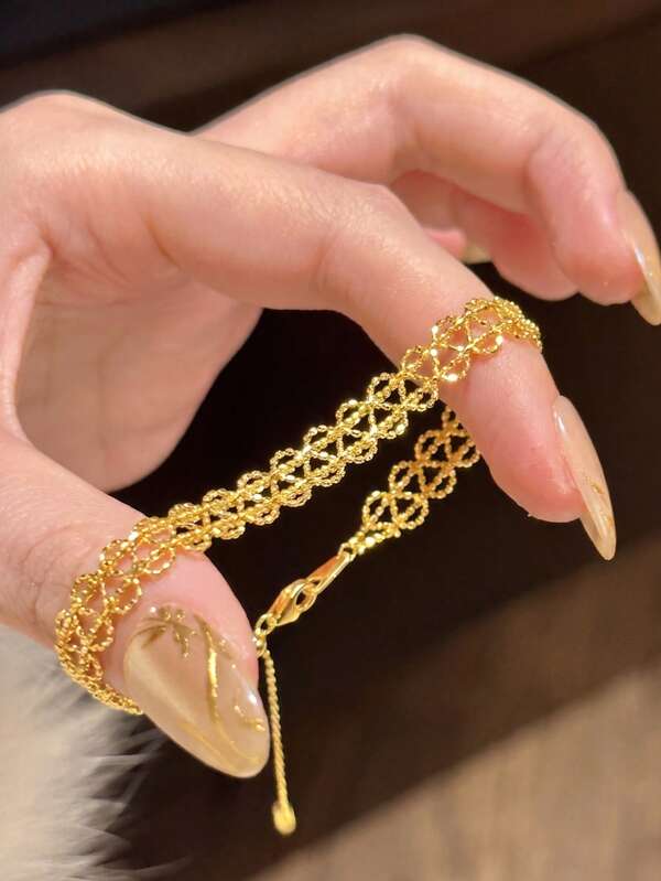 1pc French Vintage Palace Style Ribbon Lace Bracelet, 2 Colors Hollow Exquisite Hand Accessory, High-End Elegant Layered Jewelry, Suitable For Women's Daily Wear, Dating, Party And Gathering