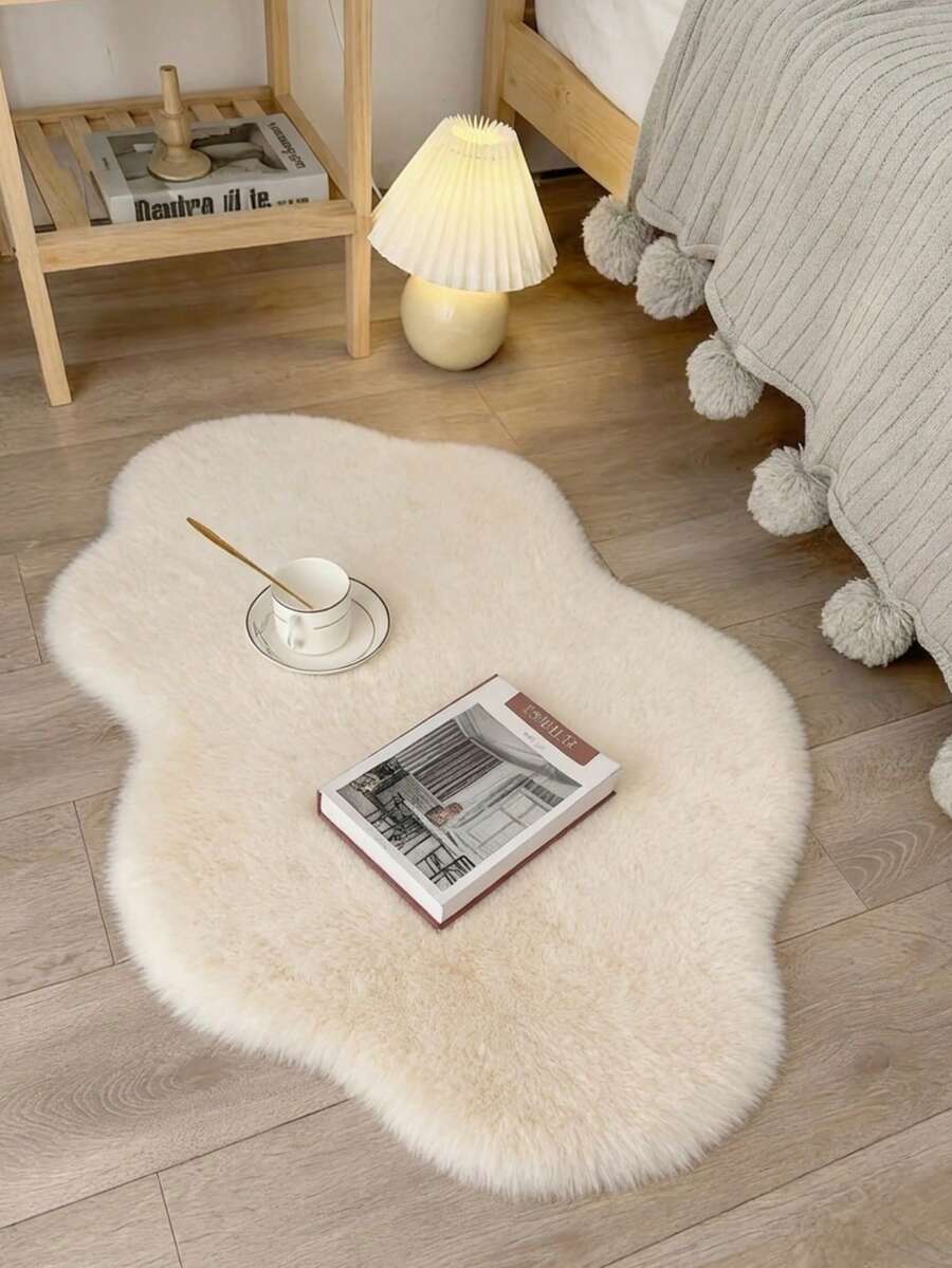 Soft Fluffy Cloud Shaped Rug, Suitable For Bedroom, Living Room, Study, Office, Machine Washable Non-Slip, Cute Rug, Living Room Rug, Bedroom Rug, Bedside Rug, Faux Fur Rug, Decorative Rug, Play Mat, Bedroom Decor, Home Decor, Autumn Home Decor, Room Decor - Creamy White - View 1