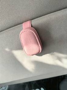 1个通用型汽车遮阳板眼镜夹 - 防滑PU材质眼镜架，带快速释放功能，可牢固夹住时尚眼镜/近视眼镜，适用于所有车型，汽车遮阳板眼镜夹，时尚眼镜架，汽车内饰配件，男女通用，多场景适用，户外、居家、旅行、节日/派对、情人节、感恩节、复活节、父亲节、母亲节，贴心礼物 - 多色 - 查看 17