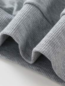 Design-Forward Letter Print Grey Pullover Sweatshirt With Ribbed Cuffs And Round Neck, Perfect For Girls And Teens. Its Minimalist Fashion Style Perfectly Complements Casual Daily Wear, Making It An Ideal Choice For Autumn And Winter - Grey - View 7
