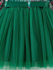 Young Girls Christmas Long Sleeve Dress, Green Mesh Tutu Dress With All-Over Print, Green Base With Ruffle Hem And Flutter Sleeves, Ribbon Bow, Santa Claus, Snowman, Christmas Tree, Snowflake, Holiday Party, Sweet Princess Style, Fashionable, Casual, Autumn/Winter, Daily Wear - Green - View 9