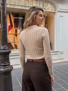 Áo len dệt kim nữ phong cách công sở Âu Mỹ, cổ polo cổ V mở, họa tiết gân sọc dọc toàn thân, dáng ôm slim fit, dáng ngắn, tay dài, phong cách tối giản, mặc lớp trong cho mùa thu/đông - Màu Khaki - Xem 7