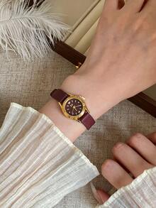 1pc Deep Red Small Round Dial Deep Red PU Strap Gold Case Fashion Women's Watch, Suitable For Daily Wear - Red - View 4