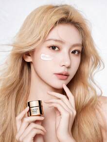 Lancôme New Absolue Soft Cream 15ml, Specially Formulated With Pro-Xylane + 50x Eternal Rose Extract, Collagen Renewal, 4-Week Firming And Wrinkle Reduction, Anti-Aging Face Cream, Legendary Sample Size - 15ml - View 4