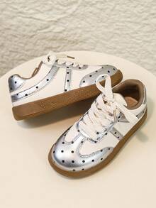 Girls' Silver White Polka Dot Colorblock Lace-Up Retro Rubber Sole Non-Slip Casual Sneakers - Silver - View 2