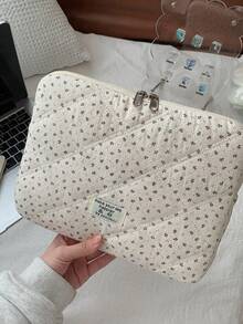 Korean Style Floral Quilted Laptop Sleeve, Multi-Size Shock-Resistant Inner Bag, Made Of Soft Quilted Fabric, Fresh & Minimalist, Double Zipper Opening With Thick Cushion Layer, Can Store Laptop, Tablet, Phone And Other Digital Devices, Available In 11/13/15 Inch Sizes, Suitable For Students, Commuters, Daily Commute And Business Travel - White - View 3