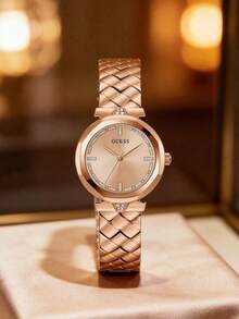 Armani GUESS G-Luxe 女款石英腕錶 35mm 金色 PVD 不鏽鋼錶殼 金色壓紋 Logo 錶盤 W1228L2 - 均碼 - 查看 6