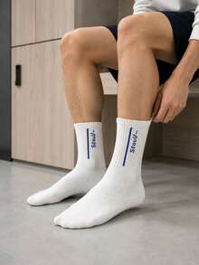 1/3 Pairs Men's White Socks With Blue Slogan Letter Ribbed Mid-Calf Sports Socks, Minimalist Style, Streetwear Style, Skin-Friendly Cool, Suitable For Back To School Daily Wear, Suitable For Office Commute Gift, Suitable For Labor Day Casual Wear, Sports, Ins Style, Daily Outfits Essential, Suitable For Outdoor And Indoor, White Socks, Sport, Unisex - White - View 5