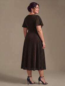EVERPRETTY Gaun Formal Midi Ukuran Plus Elegan dengan Leher V, Lengan Pendek Berkerut dan Hem Tinggi-Rendah, Terbuat dari Kain Tenun Mewah, Cocok untuk Acara Malam Hari - Coklat - View 4