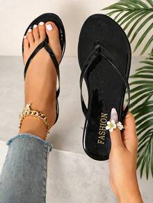 Women Flip Flops, Thong Flat Sandals With Toe Post Design - Black - View 3