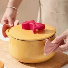 2pcs/Set Silicone Heat-Resistant Gloves, Bow-Shaped Mini Heat-Resistant Gloves, Silicone Material, Heat-Resistant, Kitchen Silicone Heat-Resistant Gloves, Anti-Burn Heat-Resistant Pads, Suitable For Kitchen Cooking And Baking - View 11