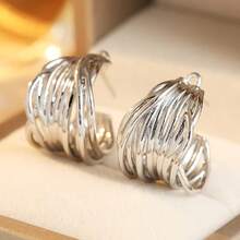 Twisted Wire C-Shaped Women's Earrings, Minimalist And Elegant - Silver - View 3