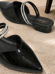 Women Flat Sandals - Black - View 4