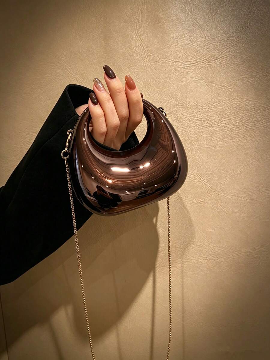 حقيبة يد صغيرة معدنية لامعة للنساء، حقيبة سهرة فاخرة بسلسلة للكتف، محفظة صغيرة غير متماثلة عالية الجودة - بني داكن - مشاهدة 1