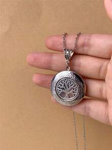 Vintage Elegant Round Photo Frame Necklace, Antique Silver Tree Of Life Photo Frame Pendant, Elegant Women's Necklace, Made Of Non-Fading Stainless Steel Material, Unisex, Mother's Day, Birthday, Anniversary Gift - Bohemian Fashion Accessory - Silver - View 8
