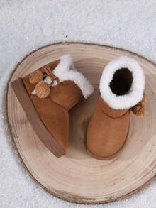 Sepatu Bot Salju Anak Perempuan Motif Bola Bulu Karamel dengan Bahan Plush Tebal dan Dekorasi Bola Bulu Lucu untuk Sepatu Bot Pendek Hangat di Musim Dingin - Coklat - View 5