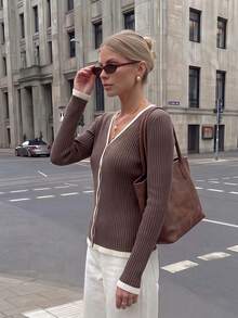 Vintage Brown & White Contrast V-Neck Knitted Cardigan, Vertical Ribbed Metal Button Slim Fit Waist Women's Commute Casual Elastic Long Sleeve Contrast Knit Jacket, Suitable For Office Commute, Date Afternoon Tea, Daily Shopping - Coffee Brown - View 5