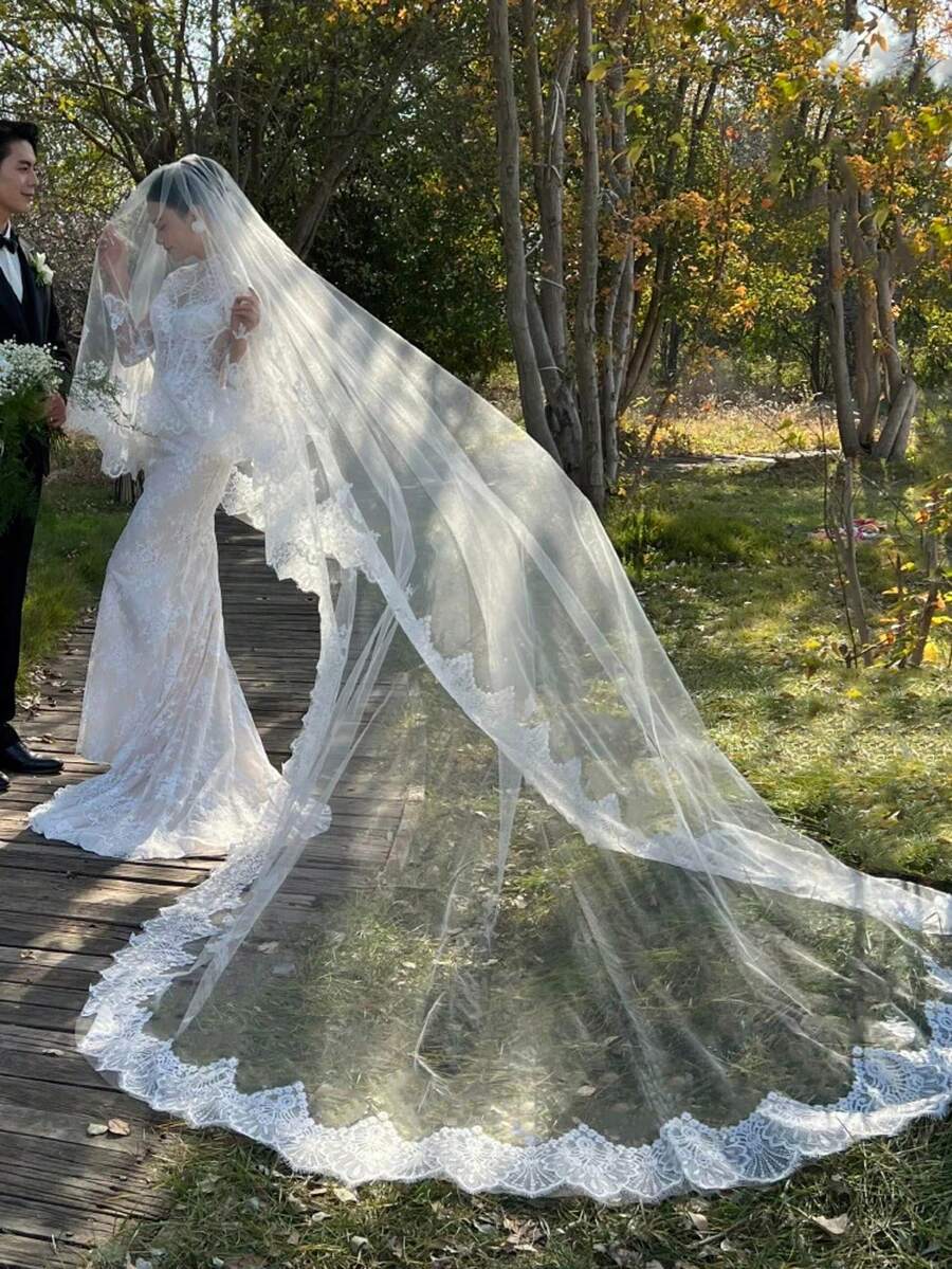 1pc 3 Meters Double Layer Wide Lace Bridal Veil With Comb, Long Train Veil For Outdoor Party, Lawn Wedding, Church Wedding - Beige - View 1