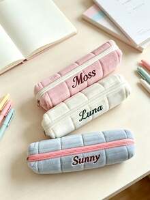 1 buah Tempat Pensil, Tas Kosmetik, Tas Perlengkapan Mandi Berbentuk Bantal Bordir Kustom, Kapasitas Besar - Hadiah Pernikahan yang Dipersonalisasi, Hadiah Unik untuknya, Hadiah Balasan untuk Pengiring Pengantin - MultiWarna - View 2