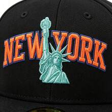 New Era New York Knicks Black Statue Of Liberty NBA Champions Cap 77520 - Black - View 4