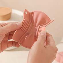 2pcs/Set Silicone Heat-Resistant Gloves, Bow-Shaped Mini Heat-Resistant Gloves, Silicone Material, Heat-Resistant, Kitchen Silicone Heat-Resistant Gloves, Anti-Burn Heat-Resistant Pads, Suitable For Kitchen Cooking And Baking - View 7