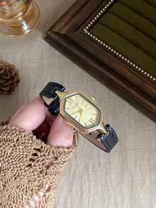 Gold Dial Black Adjustable PU Strap Women's Quartz Watch, Minimalist Design, Mixed Markers, Classic Style, Suitable For Daily Wear - Black - View 3