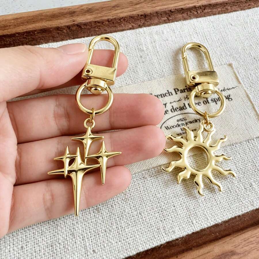 1pc Fashion Four-Pointed Star Hollow Sun Women's Keychain Pendant/Bag Charm - Multicolor - View 1