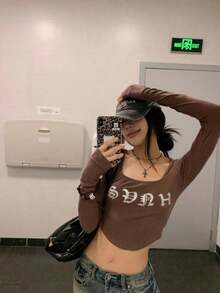 Kaos Wanita Lengan Panjang Kerah Persegi dengan Motif Huruf, Kasual dan Serbaguna - Coklat - View 4