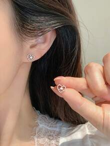 1 Pair Exquisite Luxury High-End C-Shaped Pearl Hoop Earrings, Niche Elegant Minimalist Design, Versatile High-Quality Earrings - Heart Cutout Earrings - View 5