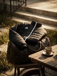 Adidas جاكيتات رياضية للرجال مرنة مريحة متينة للمشي لمسافات طويلة والاستخدام اليومي رمادي IB6070 - الأسود - مشاهدة 5