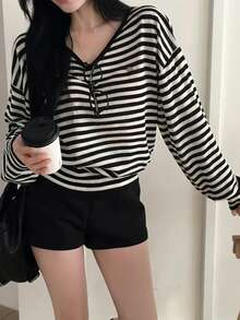 Sweater Rajut Lengan Panjang Bergaris Longgar Leher V Warna Blok untuk Wanita Musim Gugur/Dingin - Hitam dan putih - View 4