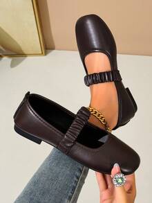 Dark Brown Ruched Mary Jane Shoes For Women, Soft Glossy Upper, Loose Round Toe, Low Heel Flat Design, Comfortable And Stylish Retro Loafers For Commuting And Shopping - Brown - View 5