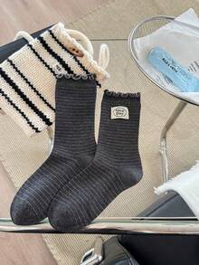 1/3 Pairs Women's Korean Vintage Ruffle Lace Striped Personalized Fabric Label Letter Daily Commute Versatile Mid-Calf Socks, Autumn/Winter - Multicolor - View 19