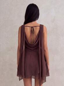 Đầm mini voan chiffon màu nâu thanh lịch, không tay, cổ đổ, dáng chữ A với bèo nhún và gấu xòe, phù hợp cho kỳ nghỉ hè, dạo chơi mùa thu, tiệc tùng và lễ tốt nghiệp - màu nâu - Xem 2
