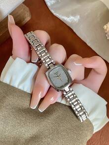 1 buah Jam Tangan Wanita Fashion Persegi Warna Perak dengan Desain Quartz, Angka Arab, Permukaan Minimalis Bertekstur Abu-abu, Cocok untuk Pemakaian Sehari-hari - Perak - View 2
