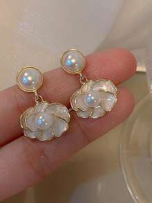 1 par de pendientes de botón elegantes y delicados con flores, nuevos pendientes de perlas de lujo vintage de alta gama para mujeres - Dorado - Ver 1