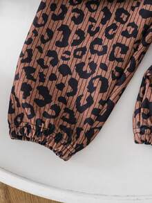 2pcs Baby Boy Autumn Knitted Half-Zip Collar Long Sleeve Sweatshirt Set, Children's Fashion All-Match Style Coffee Color Ribbed Collar Leopard Print Top, Elastic Waist Versatile Cuffed Long Pants, Baby Spring Play & Vacation Outfit - Coffee Brown - View 7