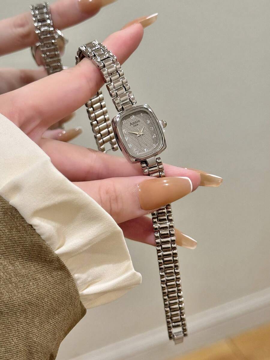 1 buah Jam Tangan Wanita Fashion Persegi Warna Perak dengan Desain Quartz, Angka Arab, Permukaan Minimalis Bertekstur Abu-abu, Cocok untuk Pemakaian Sehari-hari - Perak - View 1