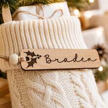 Label Kaos Kaki Natal Bergaya Rumah Pertanian Kustom, Label Hadiah Natal yang Dipersonalisasi, Label Nama Kayu untuk Kaos Kaki Natal, Dekorasi Pohon Natal, Dekorasi Liburan Pedesaan, Penanda Kaos Kaki Keluarga dengan Nama yang Disesuaikan, Label Hadiah yang Dapat Disesuaikan, Kenang-kenangan Hadiah Musiman yang Nyaman - beraneka warna - View 5
