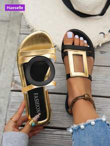Sandal Wanita, Ukuran Lebar, Desain Tali Ujung Bulat Datar, Skema Warna Dopamin, Pola Geometris Kelas Atas, Model Selop, Gaya Kasual Campuran, Sandal Rumah/Luar Ruangan Musim Semi/Panas, Sandal Pantai Modis untuk Santai di Pedesaan, Resor, dan Jalanan - emas hitam - View 1