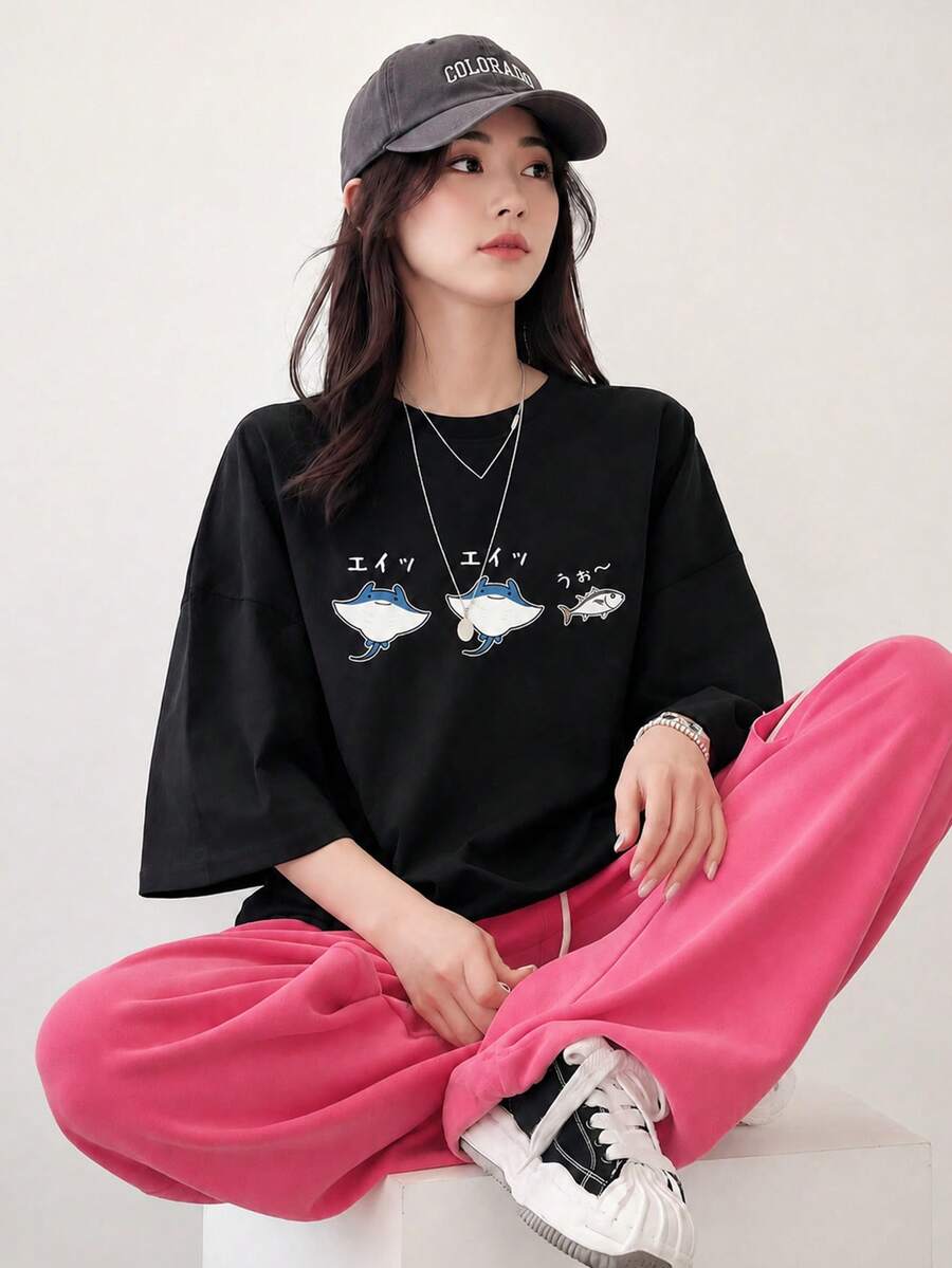 Kaos Wanita Kasual Leher Bulat Longgar Lengan Pendek Motif Huruf & Ikan, Liburan Musim Semi/Panas Warna Hitam - Hitam - View 1