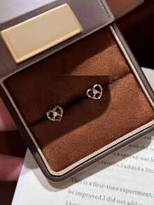 1 Pair Exquisite Luxury High-End C-Shaped Pearl Hoop Earrings, Niche Elegant Minimalist Design, Versatile High-Quality Earrings - Heart Cutout Earrings - View 4