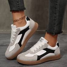 Gentle Daily Low-Top German Training Casual Sneakers, Layered Patchwork Design Enhances Shoe Recognition, Loose And Comfortable Fit Suitable For Different Foot Types, Versatile Women's Shoes For Commuting, Dating And Outings - Black and White - View 4