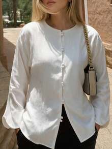 女款白色亞麻混紡圓領包鈕扣雙排扣前襟長袖襯衫，開衩下擺寬鬆版型休閒日常通勤穿搭 - 白色 - 查看 2